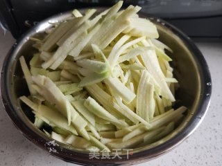 虾仁炒茄丝步骤2