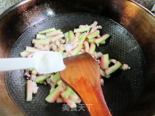 五花肉炒西瓜皮步骤8