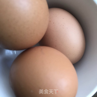 甜百合炒鸡蛋步骤2