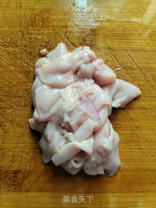 洋葱炒生肠步骤2