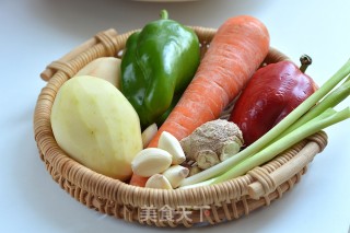 嫩滑味美的黄焖鸡步骤2