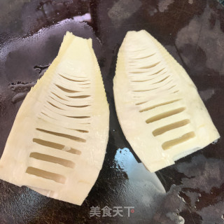 春笋炒五花肉步骤2