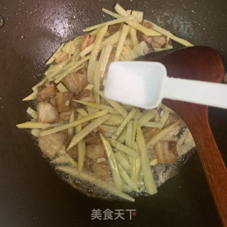 春笋炒五花肉步骤8