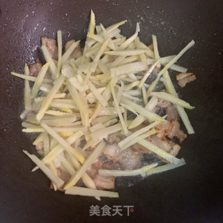 春笋炒五花肉步骤7