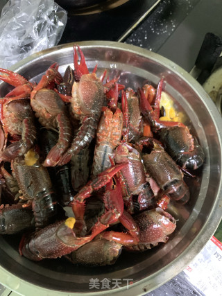 蒜蓉紫苏小龙虾步骤1