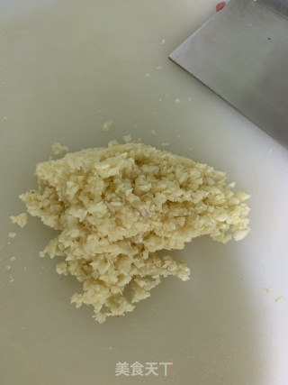 蒜蓉紫苏小龙虾步骤3