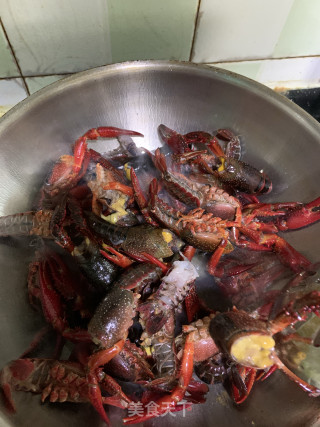 蒜蓉紫苏小龙虾步骤4