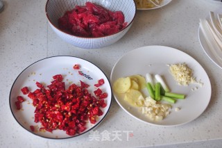 刺激味蕾的下饭菜～水煮牛肉步骤2