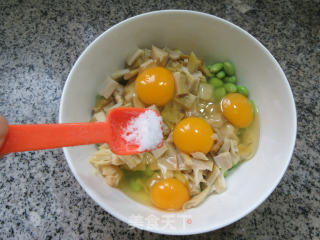 羊尾笋毛豆炒鸡蛋步骤6