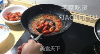 简易版麻辣小龙虾，好吃又简单，麻辣鲜香。步骤5
