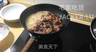 简易版麻辣小龙虾，好吃又简单，麻辣鲜香。步骤4