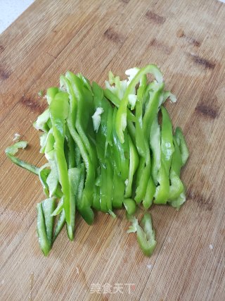 土豆丝炒柿椒步骤2