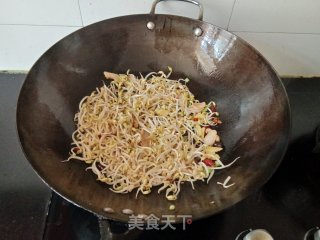 炝炒豆芽步骤4