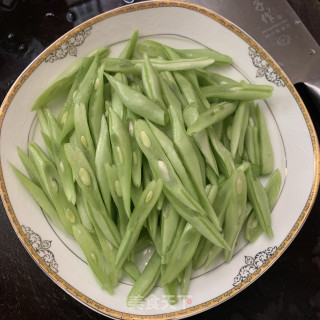四季豆炒五花肉步骤2