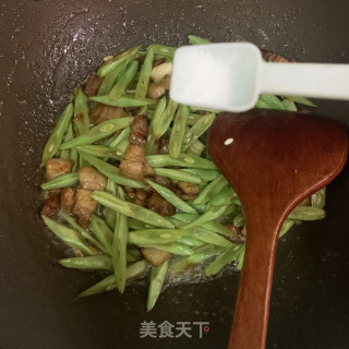 四季豆炒五花肉步骤10