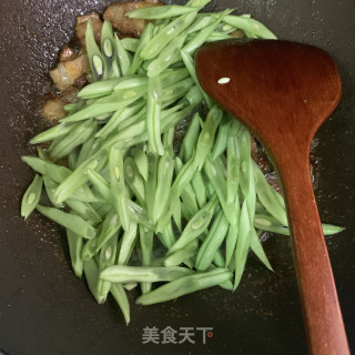 四季豆炒五花肉步骤8