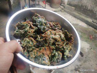 枸杞叶煎鸡蛋步骤4