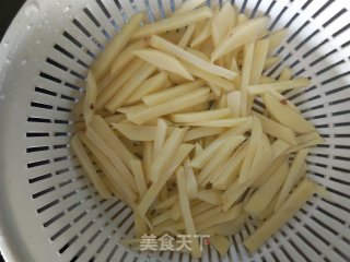 牛柳炒土豆条步骤3