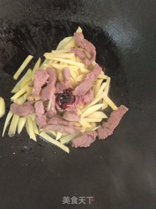 牛柳炒土豆条步骤9