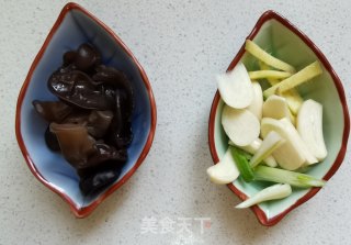 爆炒鹌鹑荷包蛋步骤3