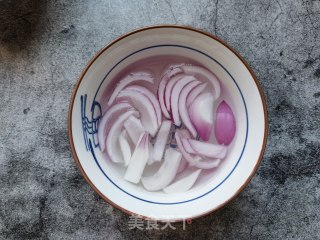 洋葱木耳拌鸡蛋皮步骤3