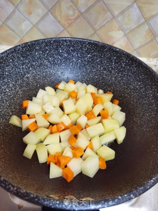酸辣土豆烩丸子步骤7