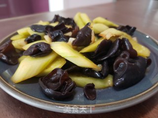黄瓜炒黑木耳步骤6