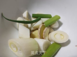 红烧鳎目鱼步骤2