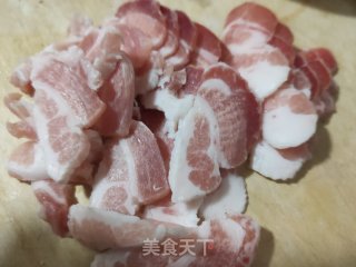 肉片炒有机菜花步骤1