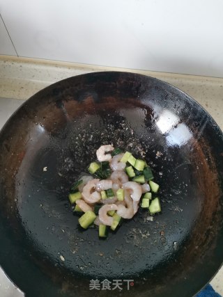 鲜虾鸡里蹦步骤4