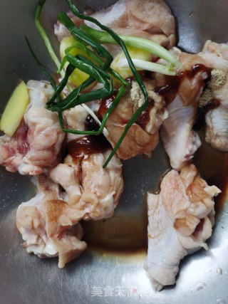 剁椒鸡翅根步骤3