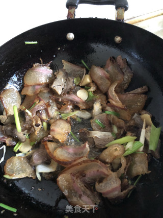 腊肉炒芦笋步骤3