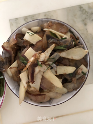 腊肉炒芦笋步骤4
