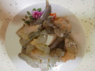 菠菜虾仁炒鸡蛋步骤3