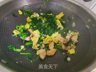 菠菜虾仁炒鸡蛋步骤9