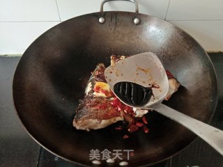 包菜炖鱼头步骤5