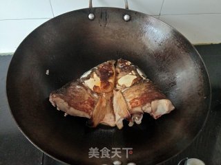 包菜炖鱼头步骤3