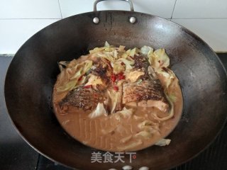 包菜炖鱼头步骤9