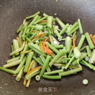 芹菜炒猪皮步骤10