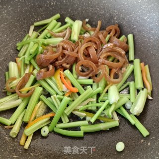 芹菜炒猪皮步骤11