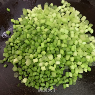 蒜苔炒肉末步骤1
