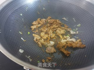 茼蒿炒干豆腐丝步骤5