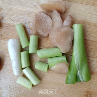 排骨猪皮烧雪魔芋步骤6