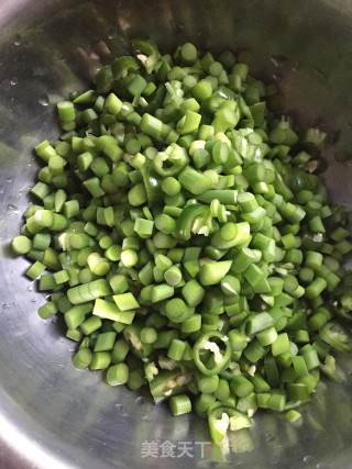 蒜苔煎鹅蛋步骤3