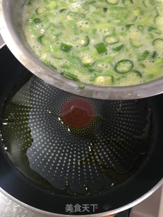 蒜苔煎鹅蛋步骤6