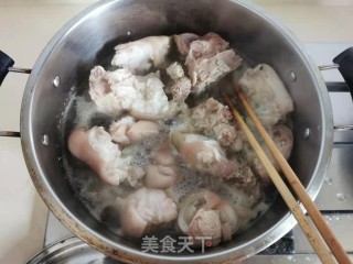 毛豆焖猪手步骤1
