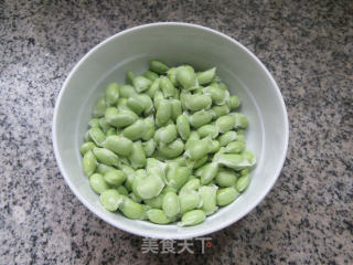 咸鸭蛋炒毛豆步骤3