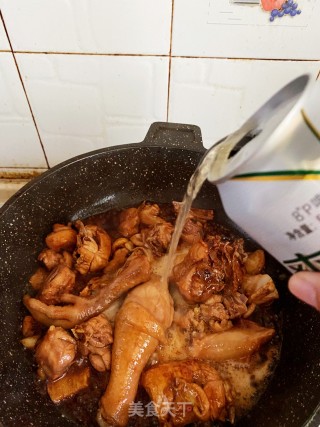 啤酒鸡块炖香菇步骤5