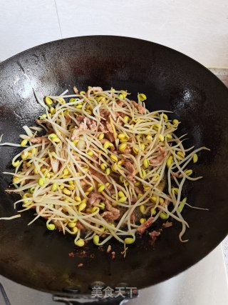 银芽炒肉丝步骤7