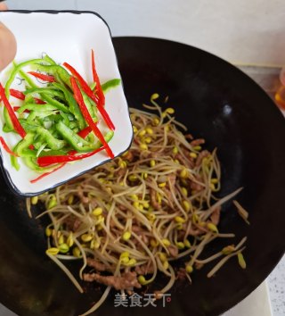 银芽炒肉丝步骤8